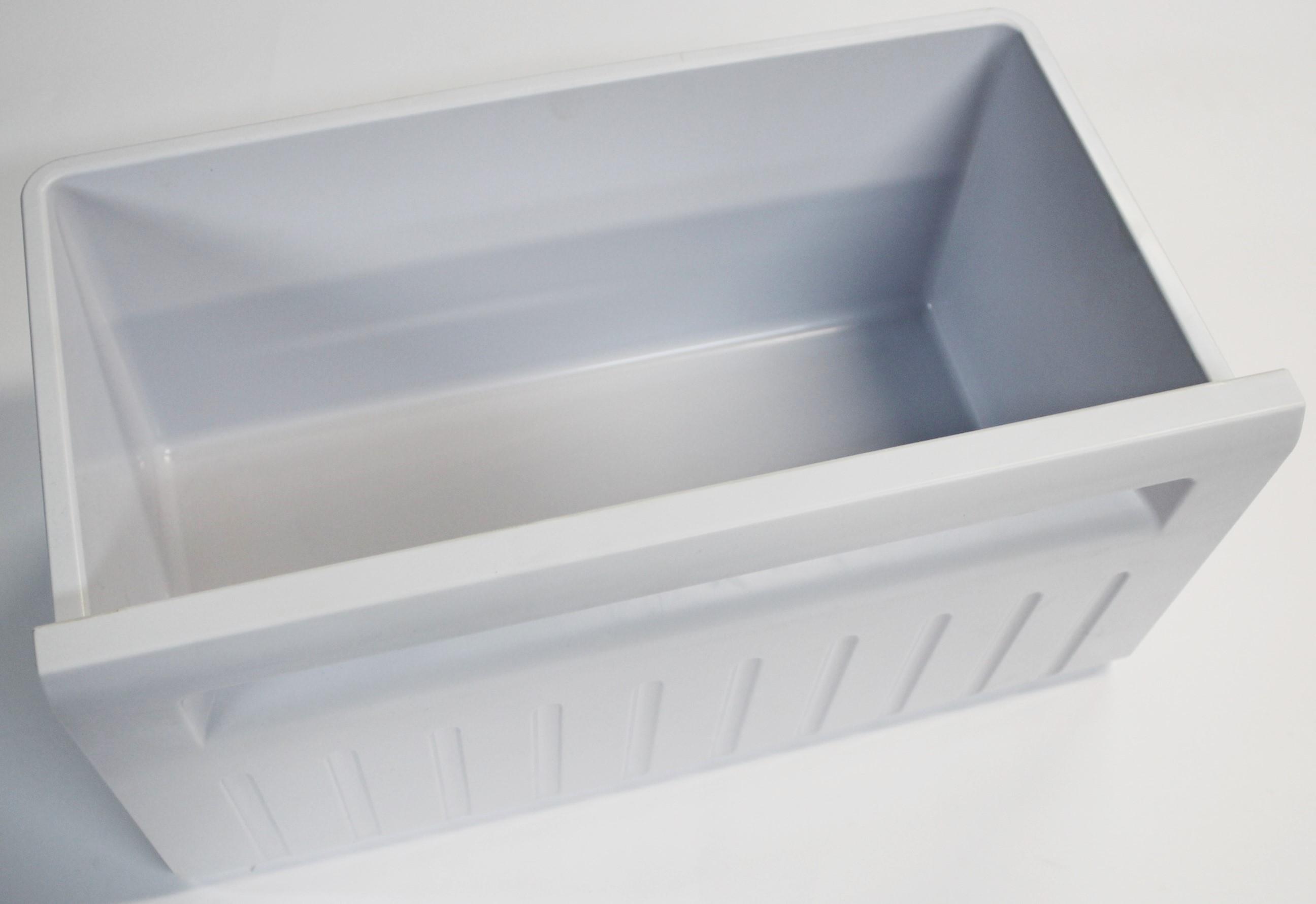 Корпус ящика морозильной камеры нижний холодильников Indesit (Индезит), Ariston (Аристон), Stinol (Стинол) 857086