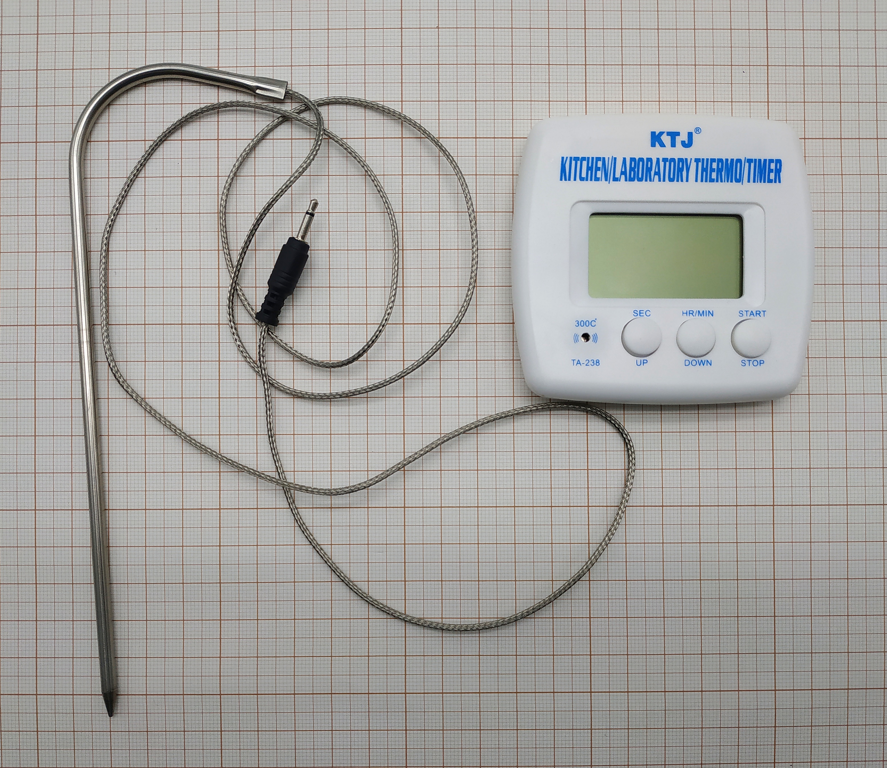 Термометр с таймером кухонный со стальной спицей термощупом. Рабочая температура -50С - +300С. T144