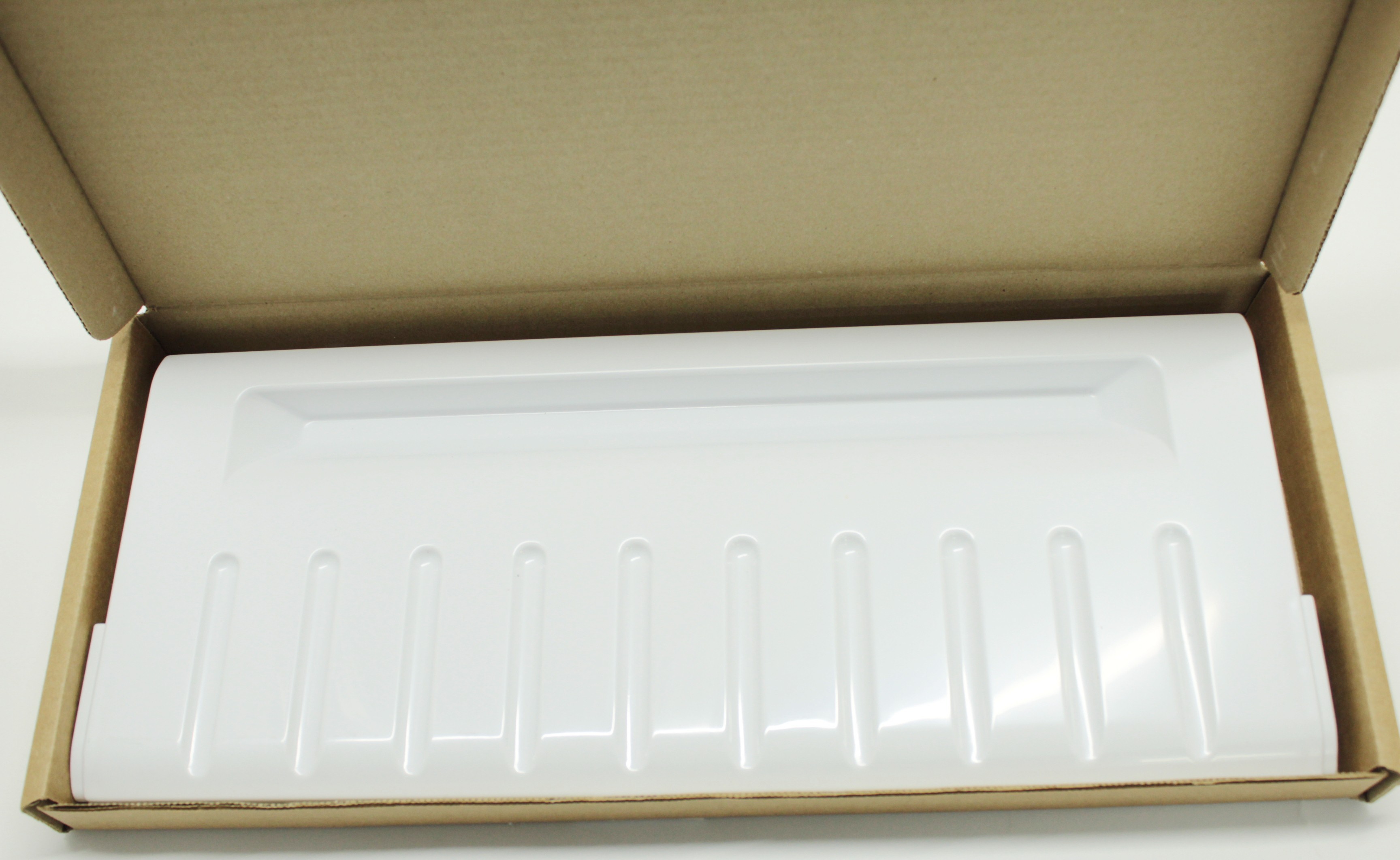 Щиток морозильной камеры к холодильникам Indesit, Stinol, Ariston. L856007