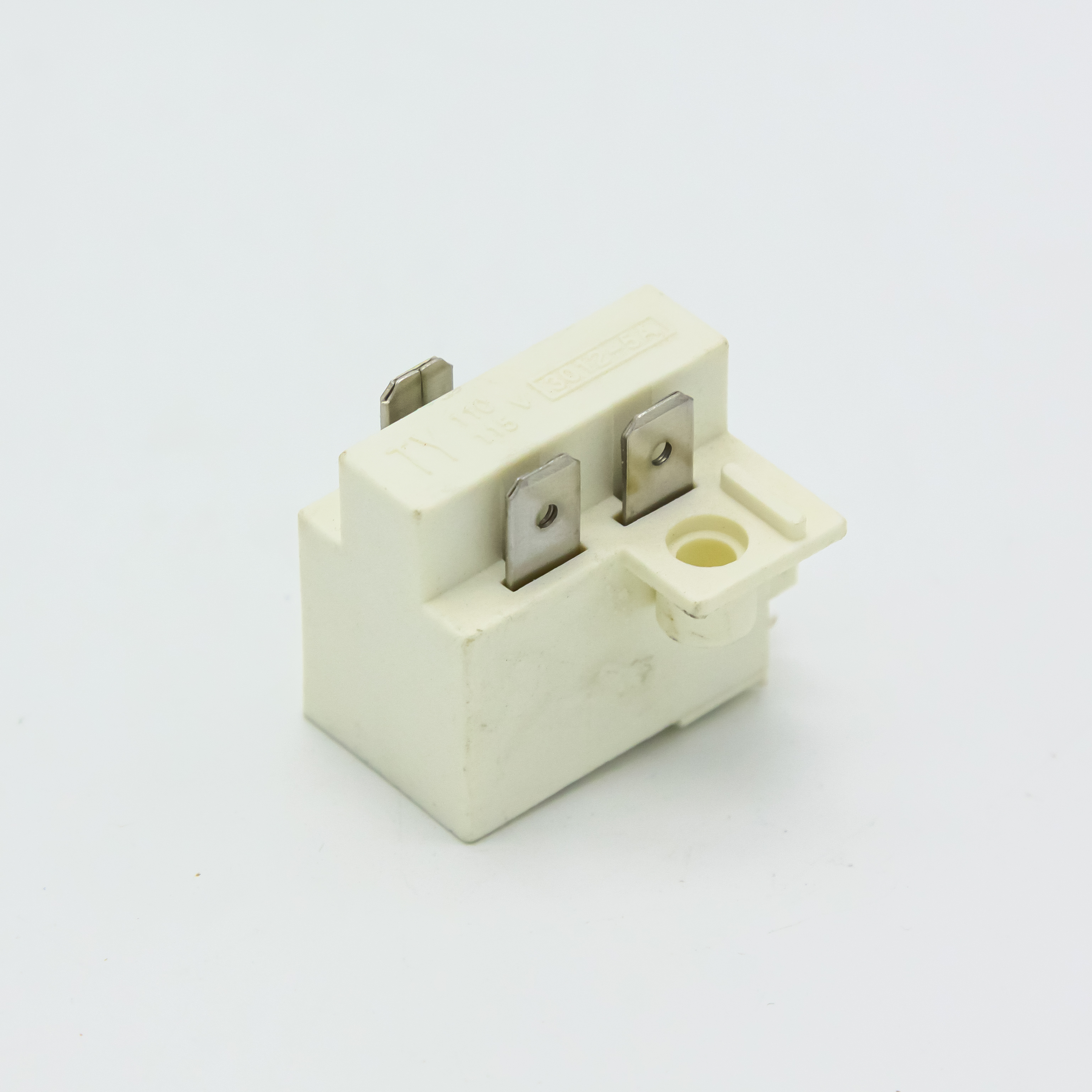 Пусковое реле компрессора 5A 3 контакта. HL162