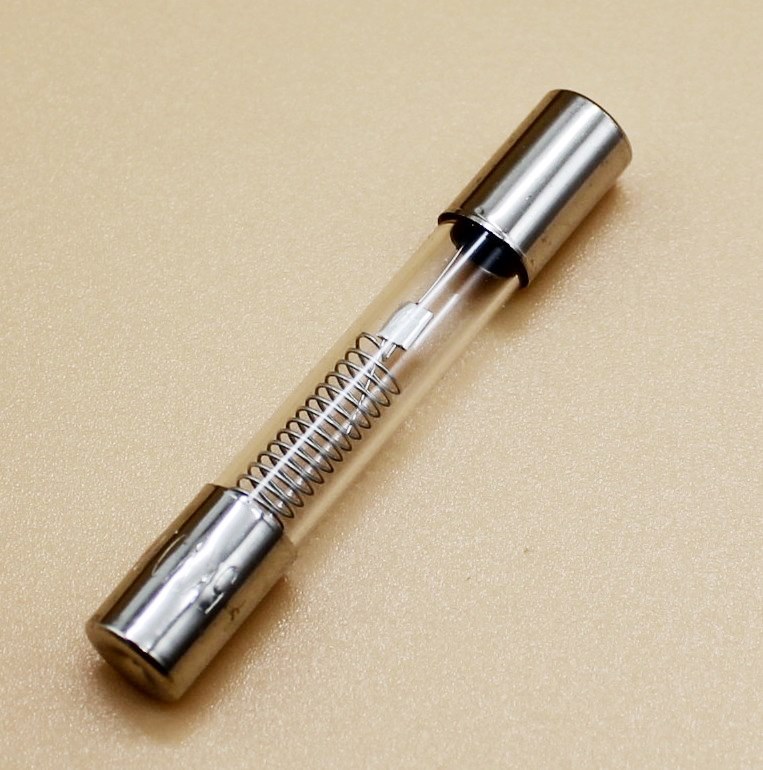 Предохранитель для СВЧ, 750mA - 5KV 3079032-750, (L-40mm). E197