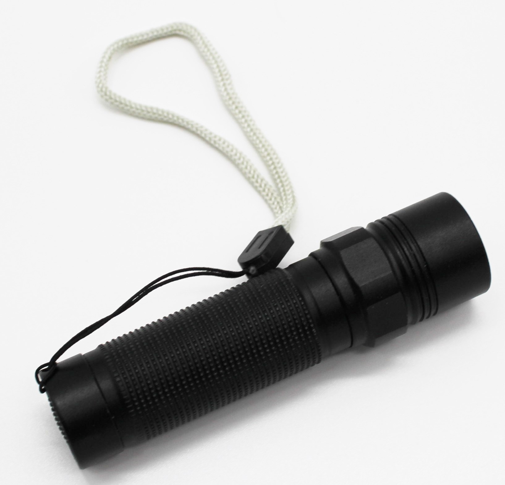 Фонарик Police Y-I-828 ручной. T340