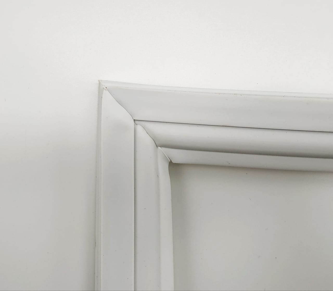 Уплотнитель холодильника Indesit, Ariston 854016