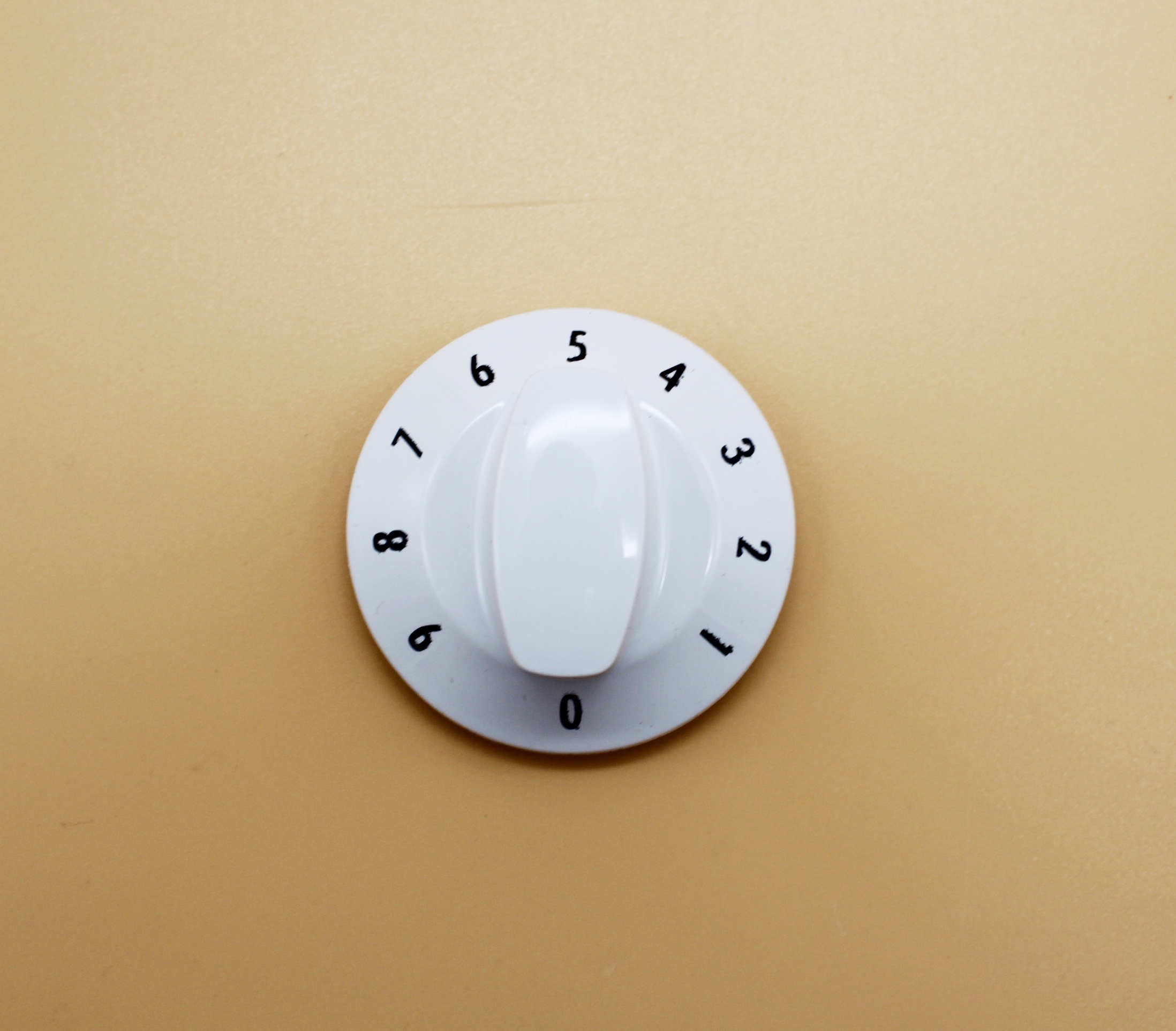  G376055 Ручка конфорки белая зам. 650220