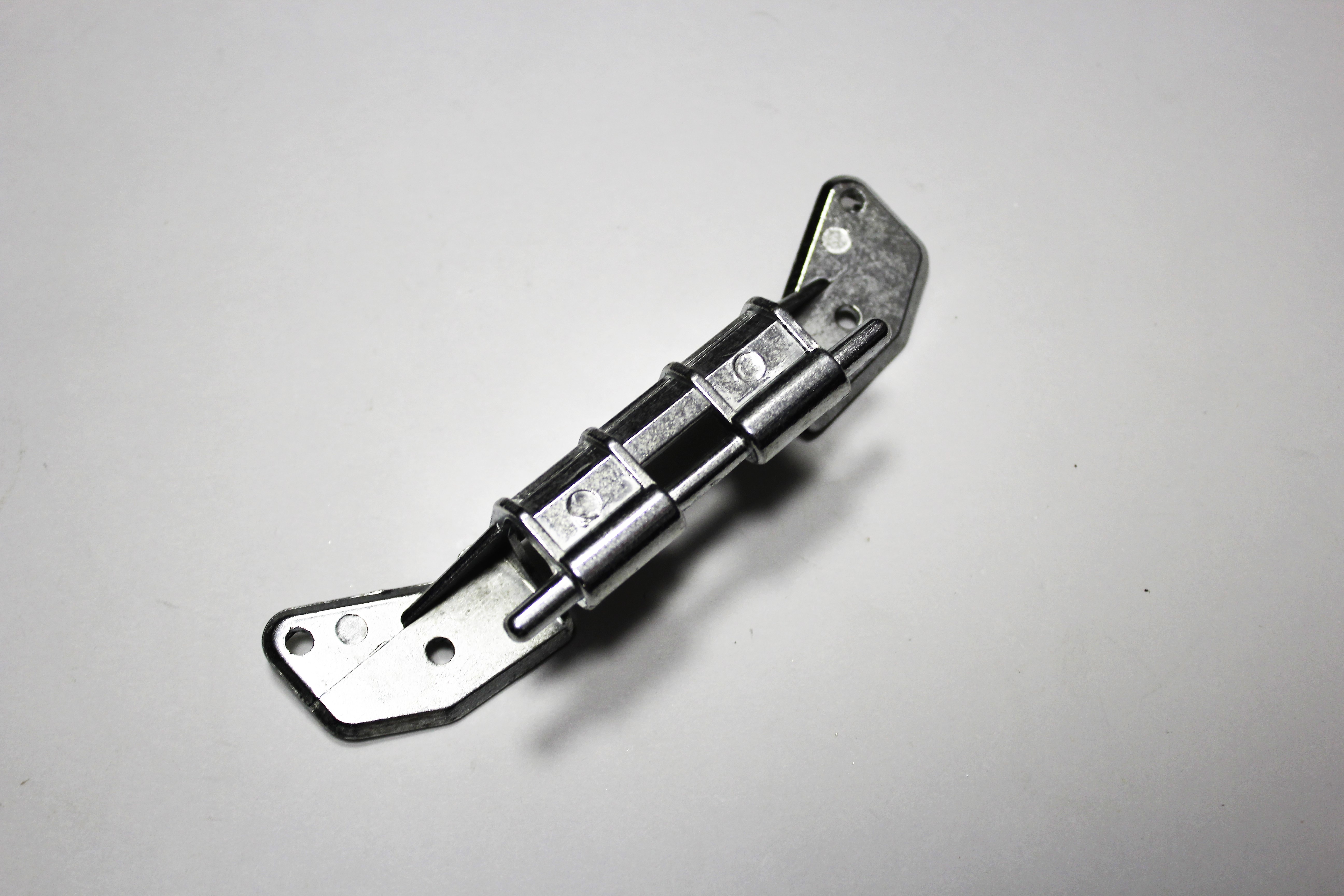 Петля люка стиральных машин Bosch/Siemens 74BS001