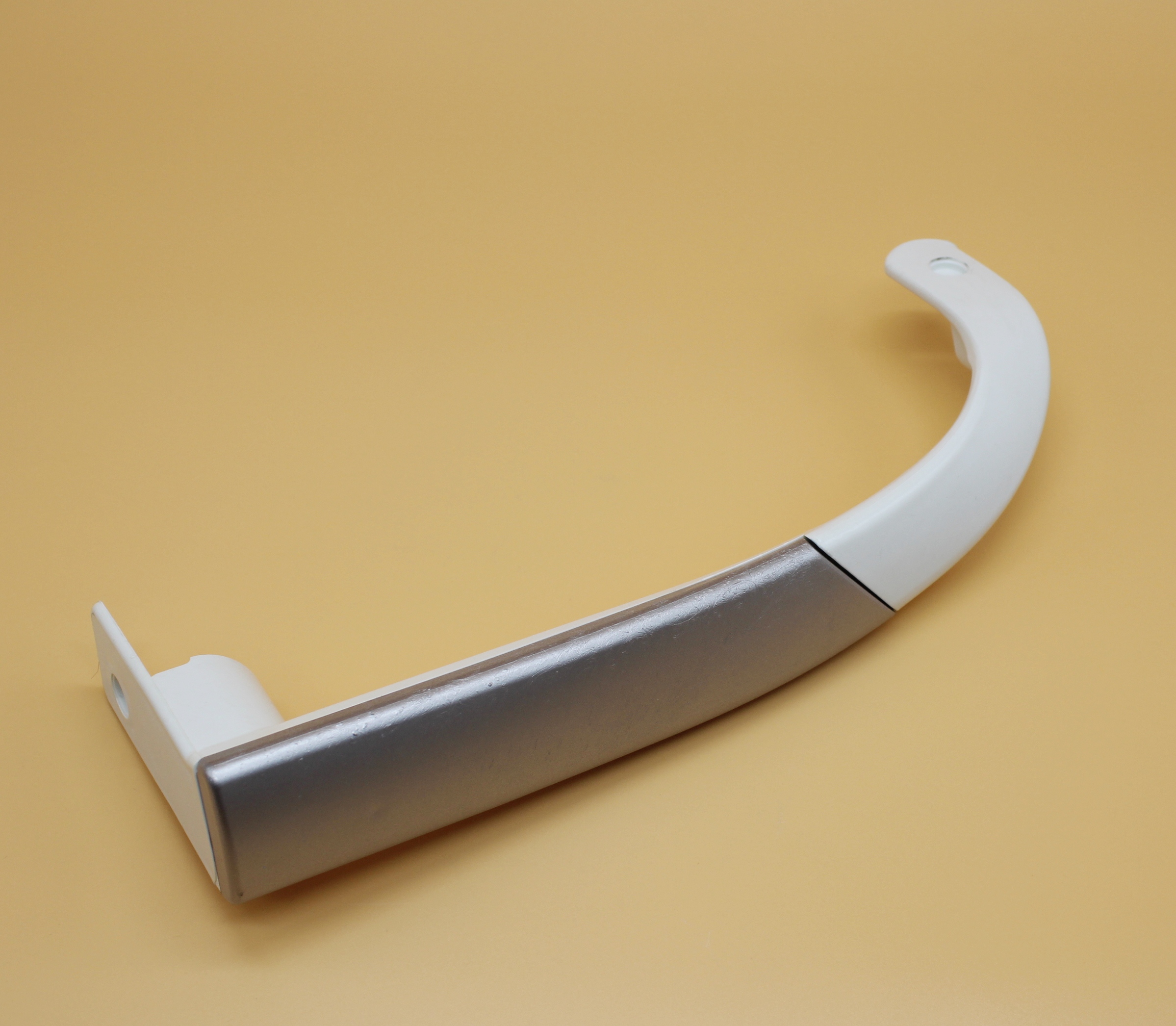 УЦЕНЕННАЯ Ручка холодильника Beko, Беко код: YC4323290100