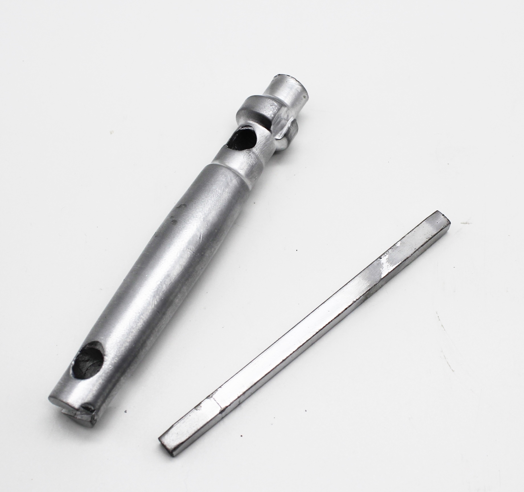 Ключ для снятия противовеса стиральной машины Indesit/Ariston