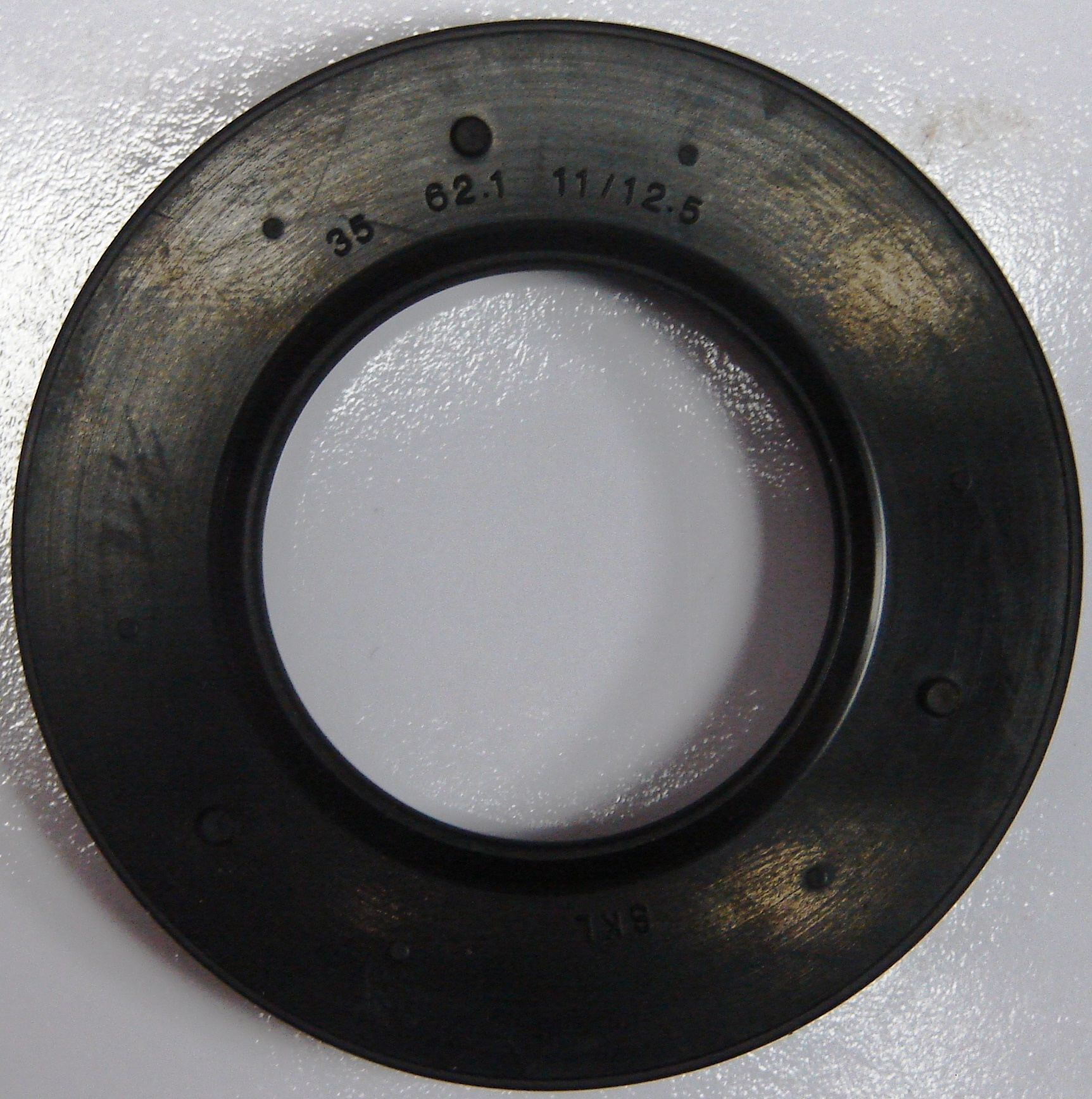 35x62x11/12,5 SLB030ZN  GPF Сальник подшипника бака для стиральной машины Zanussi, AEG 35X62X11/12,5 GPF, 1249685007