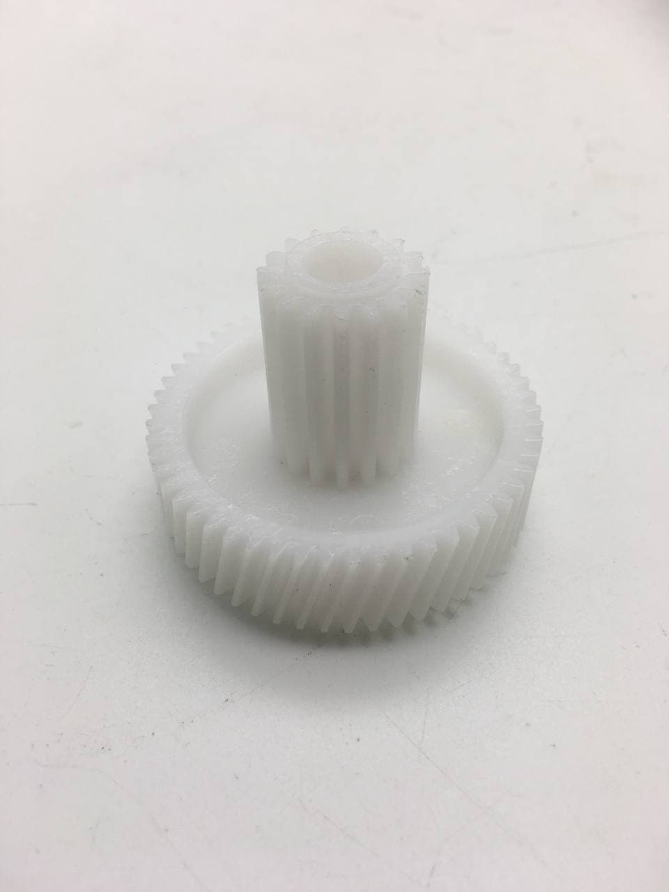 Шестерня редуктора D 46.5мм/17мм вн. D 8мм MRZ042