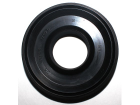 Сальник для стиральных машин Indesit/Индезит/Ariston/Аристон/Hotpoint/Хотпоинт.¶25*47/64*7/10.5¶¶Параметры¶Внутренний диаметр: 25 мм¶Внешний диаметр: 47 мм¶Внешний диаметр с юбкой: 64 мм¶Толщина: 7 мм¶Толщина с юбкой: 10.5 мм¶¶¶¶Сальник - приспособление для уплотнения, а так же защиты от внешних факторов различных деталей механизмов, вращающихся или возвратно-поступательно двигающихся валов.