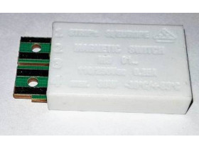 Магнитный выключатель света, геркон, холодильника Gorenje (Горенье) 239482, зам. 693165